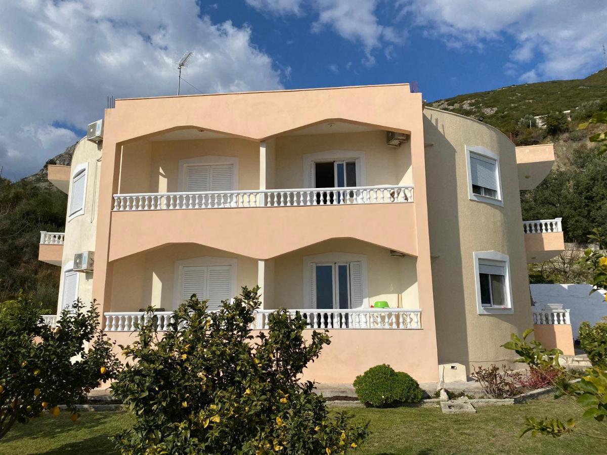 Onirana Apartments Borsh Exterior photo