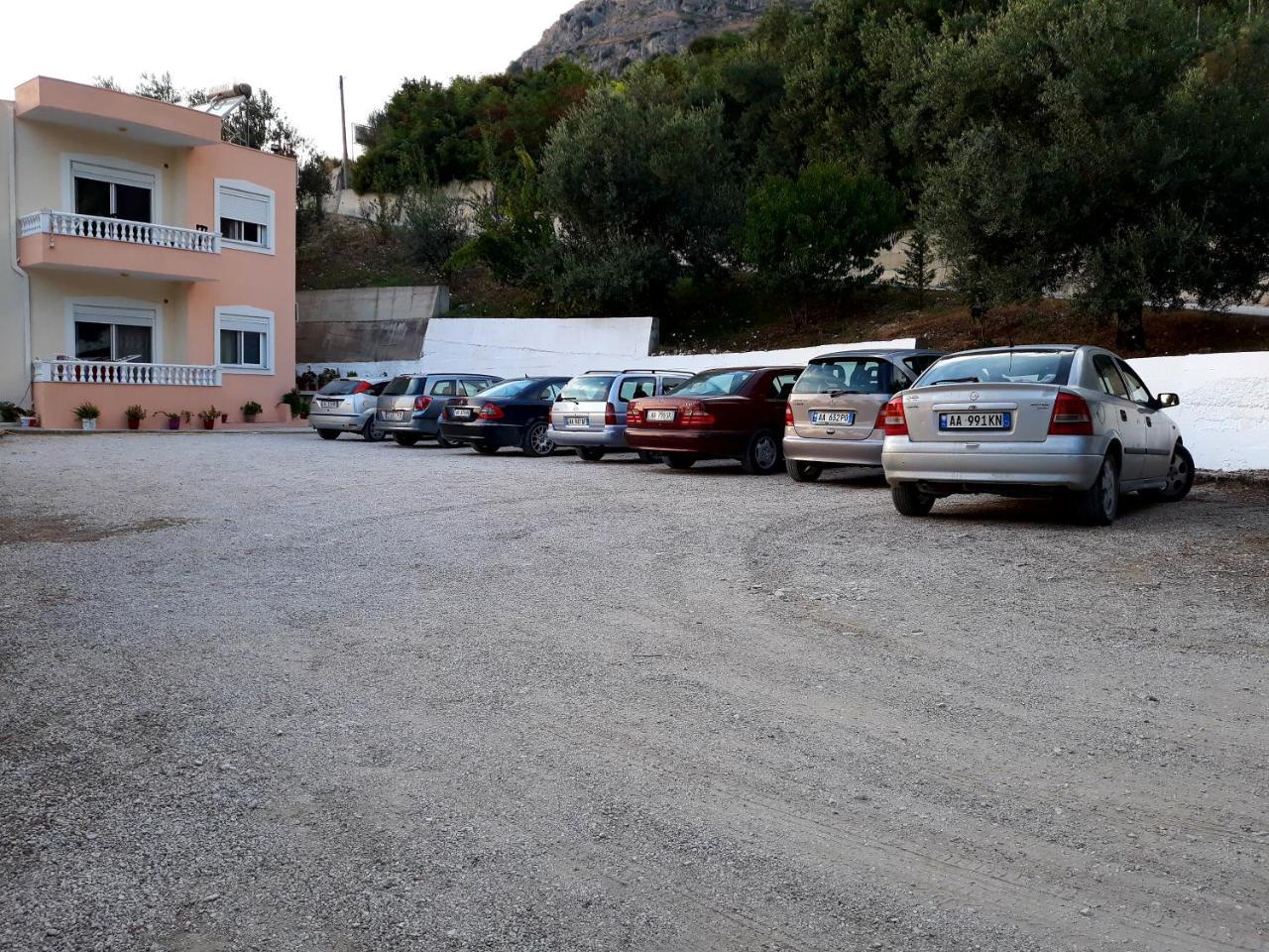Onirana Apartments Borsh Exterior photo